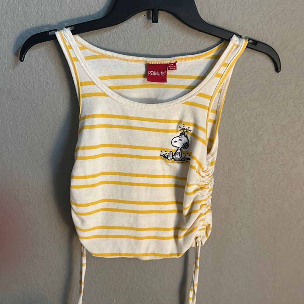 Women’s small top peanuts